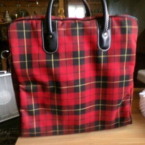 vintage Aladin thermos picnic bag with thermos and sandwich keeper.